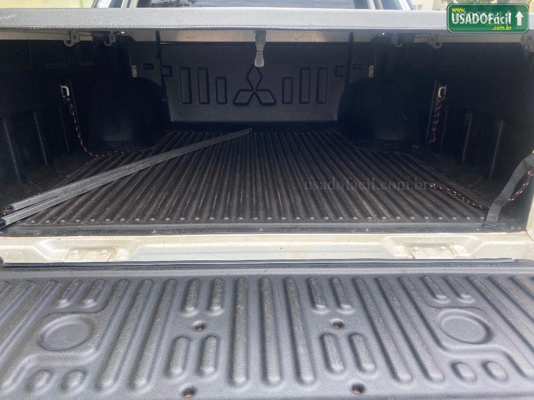 MITSUBISHI L200 Triton Sport HPE CD 2.4 4x4 Automático Diesel 2017/2018 — foto 9 de 14