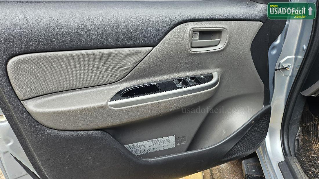 MITSUBISHI L200 Triton Sport GLS CD 2.4 Mecânico Diesel 2017/2018 — foto 7 de 10