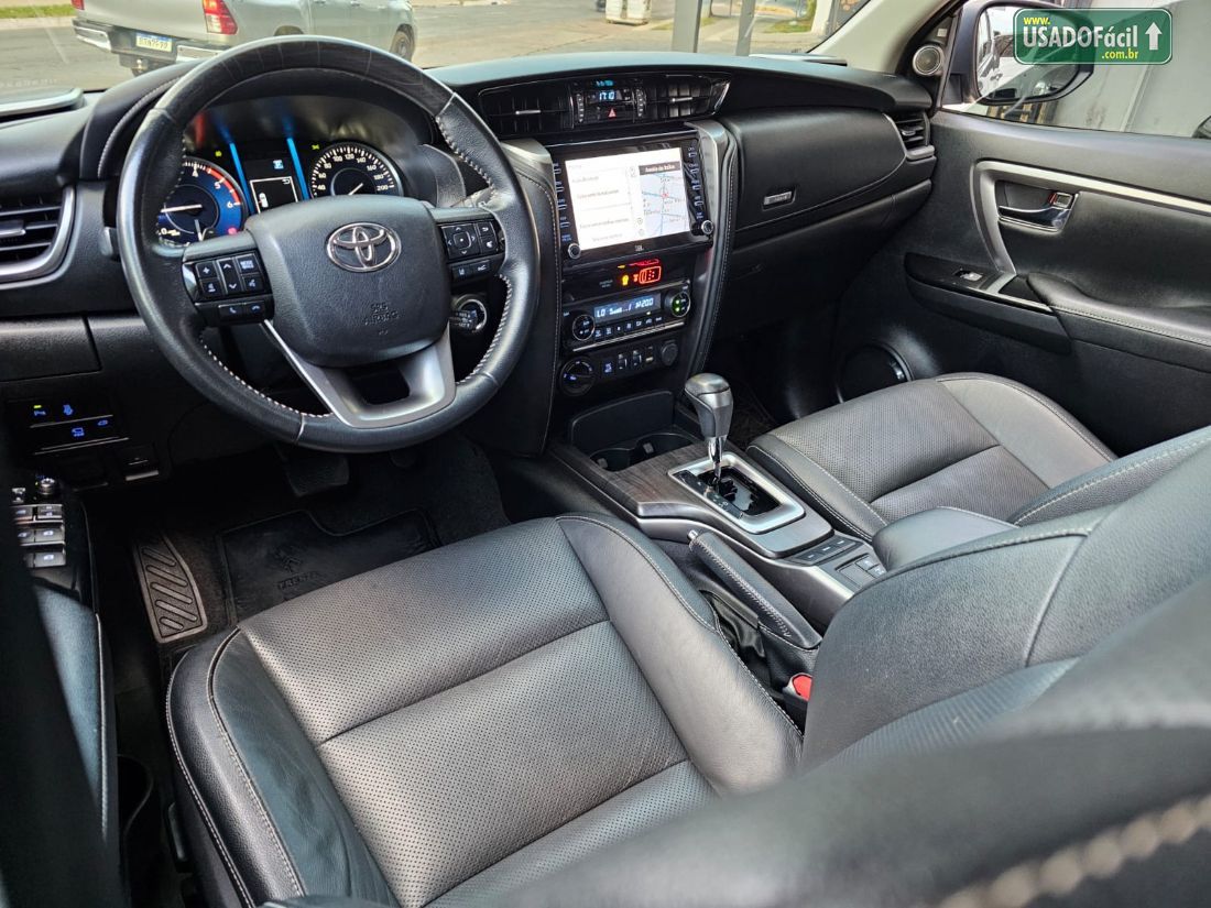 Toyota Hilux SW4 SRX 2.8 4x4 TDI Automático Diesel 2021/2022 — foto 8 de 15