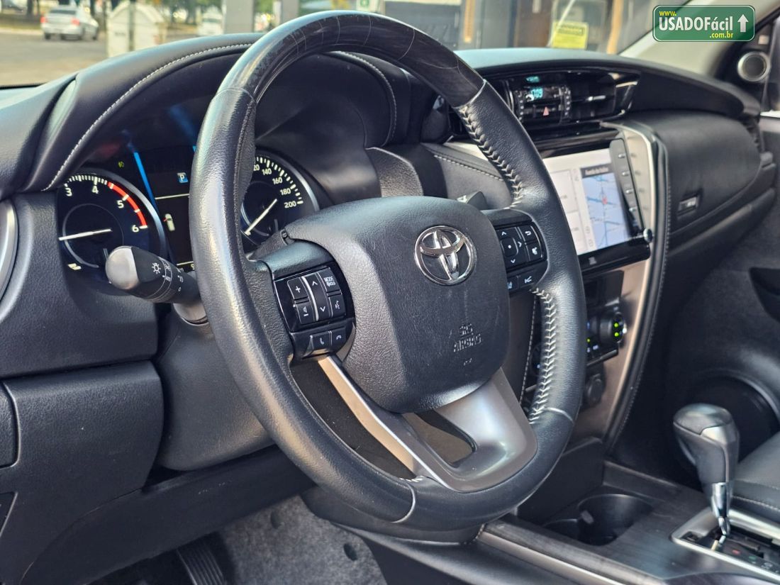 Toyota Hilux SW4 SRX 2.8 4x4 TDI Automático Diesel 2021/2022 — foto 9 de 15