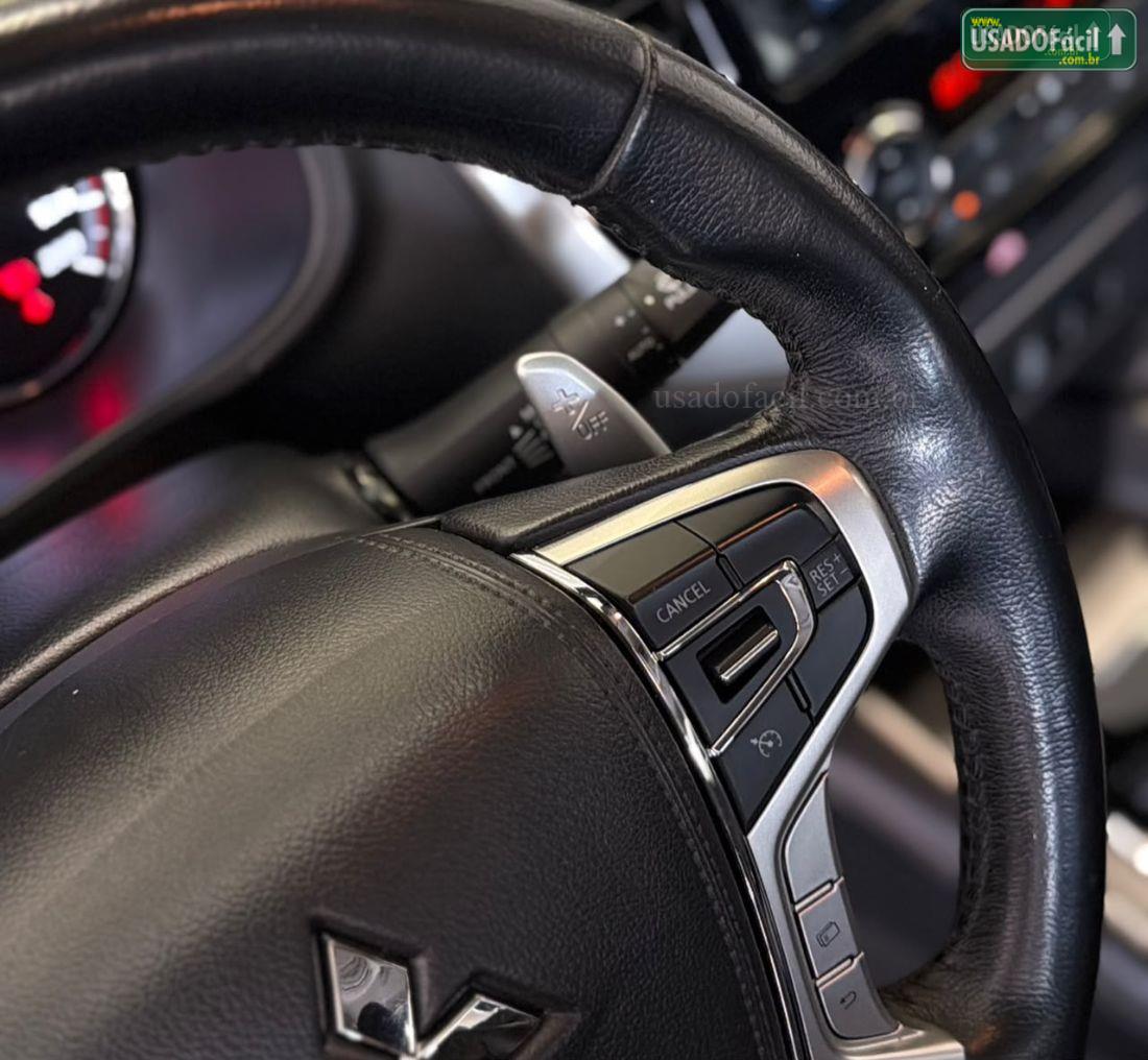 MITSUBISHI L200 Triton Sport HPE-S CD 2.4 Automático Diesel 2022/2023 — foto 10 de 17