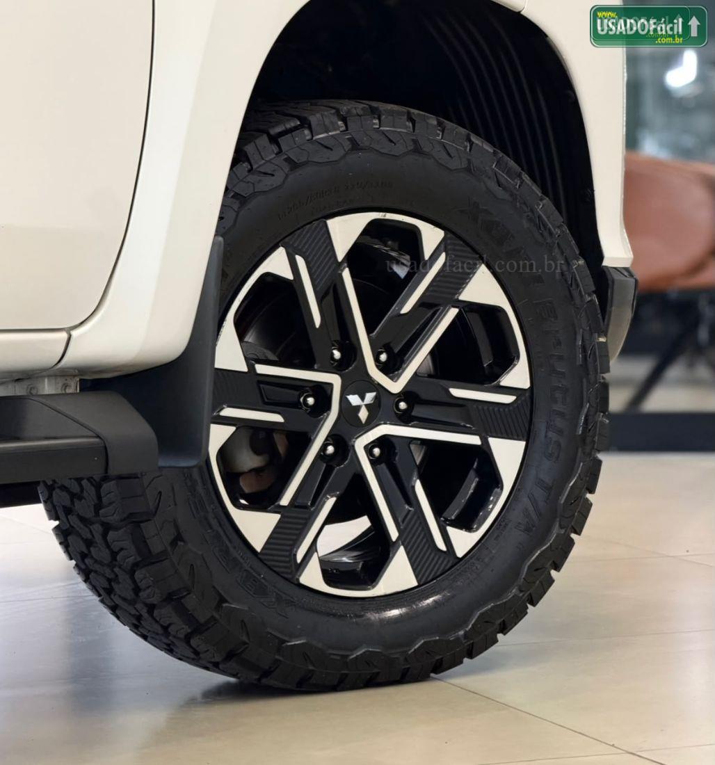 MITSUBISHI L200 Triton Sport HPE-S CD 2.4 Automático Diesel 2022/2023 — foto 8 de 17