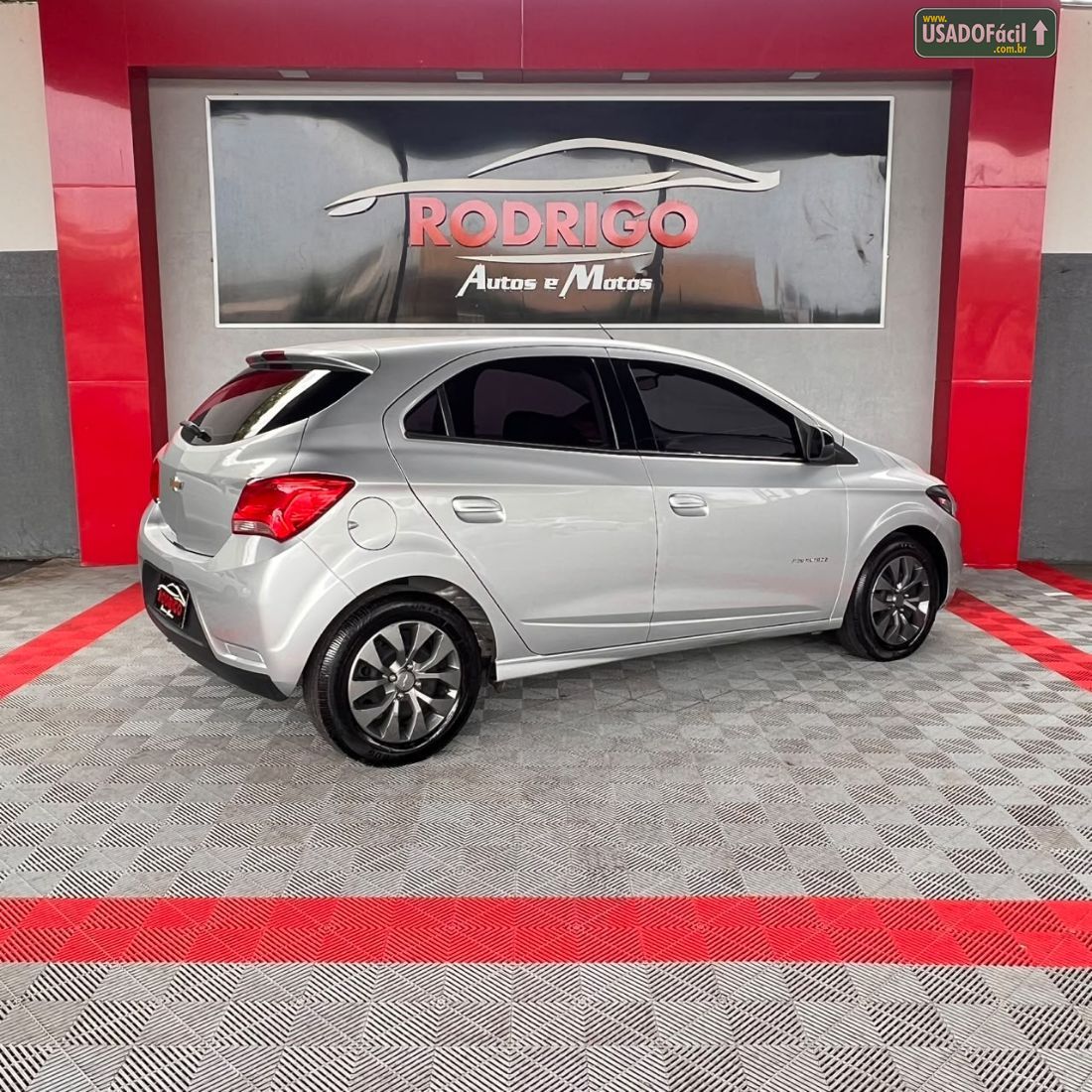 CHEVROLET/GM Onix Hatch Advantage 1.4 Automático Flex 2019/2019 — foto 4 de 12