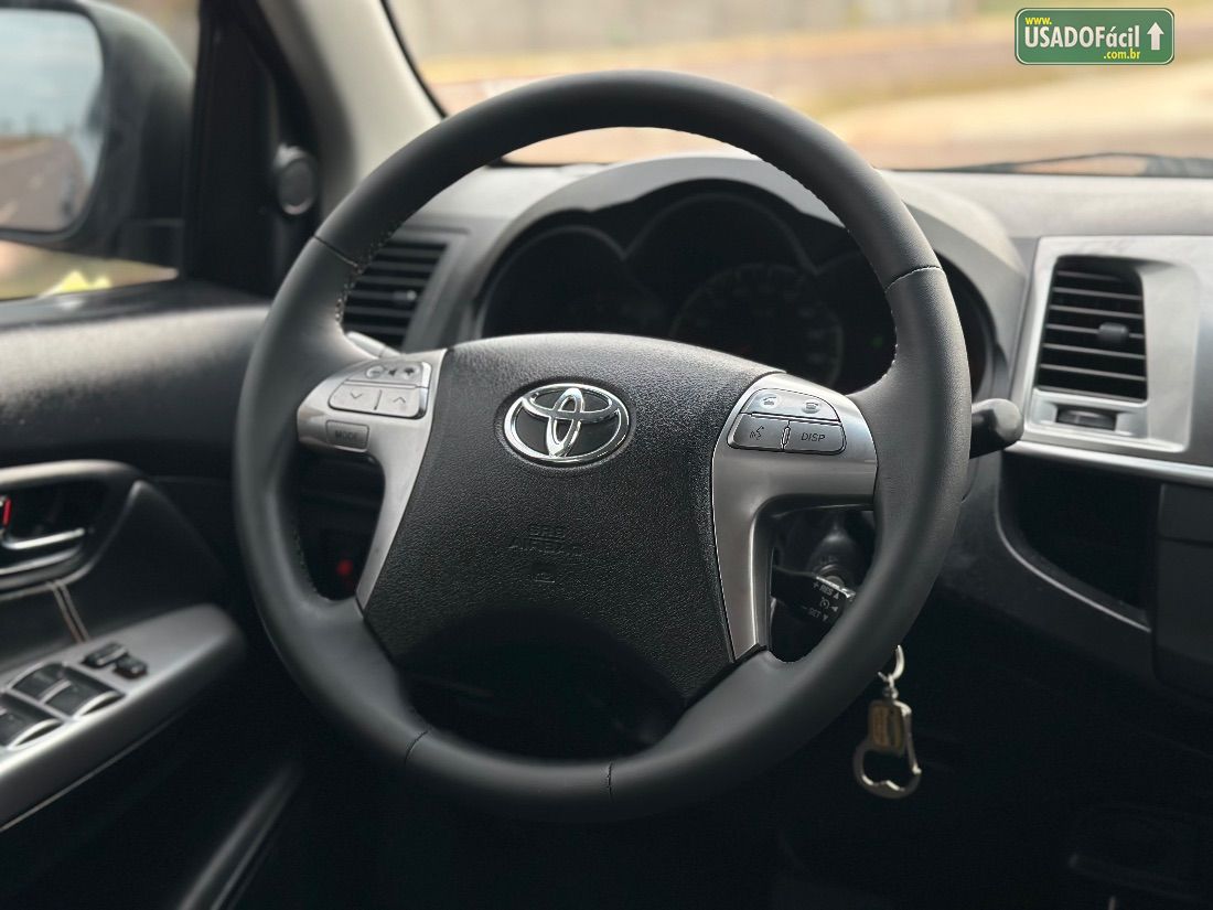 Toyota Hilux SRV CD D4-D 3.0 4x4 TDI Automático Diesel 2014/2015 — foto 9 de 15