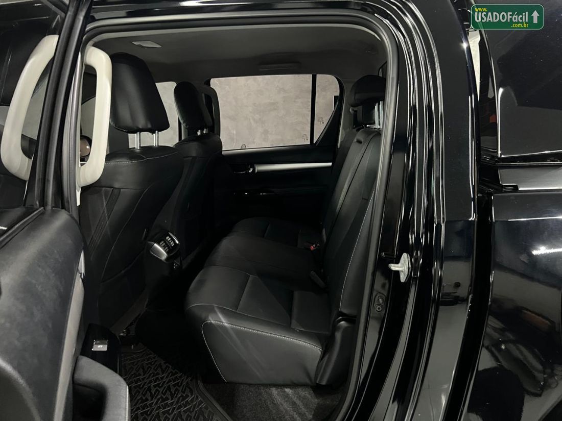 Toyota Hilux SRX Plus CD 2.8 4x4 TDI Automático Diesel 2025/2025 — foto 12 de 15