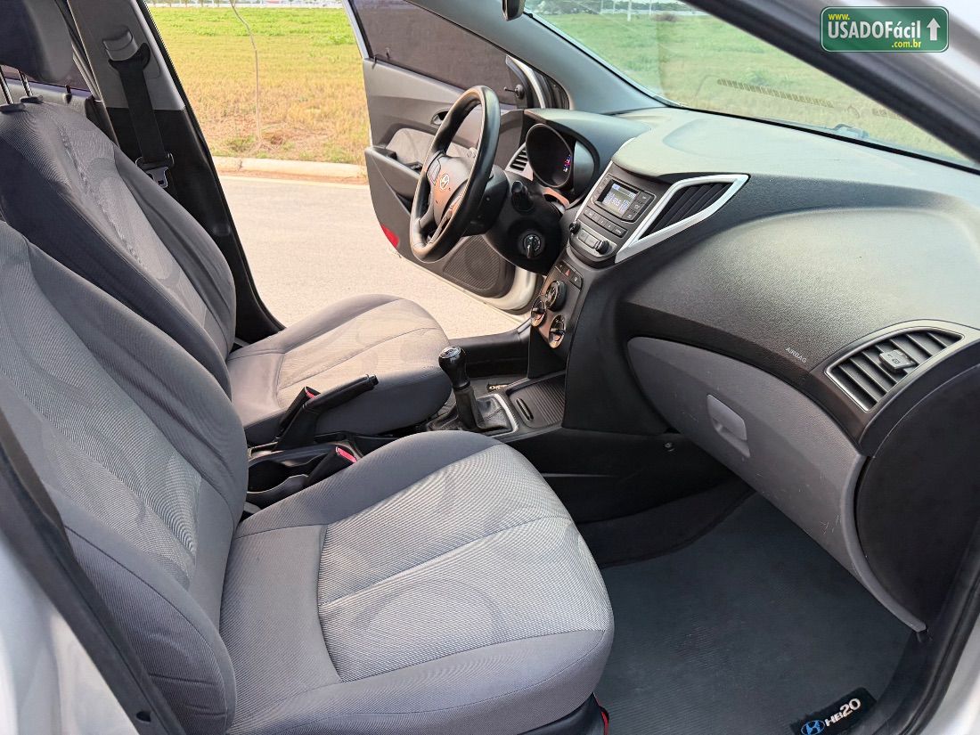Hyundai HB20S Sedan Comfort Plus 1.0 Mecânico Flex 2014/2015 — foto 9 de 13