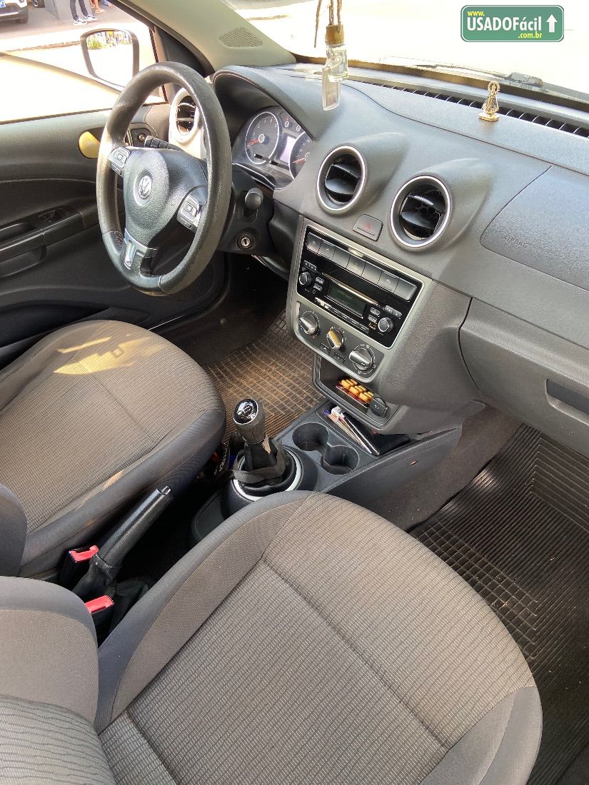 Volkswagen Voyage City 1.6 Mi Total Flex 2013/2014 — foto 11 de 15