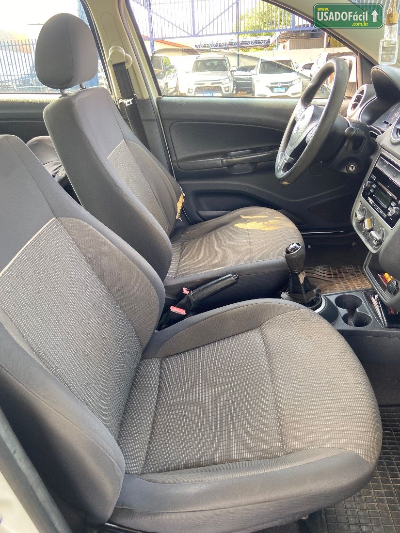 Volkswagen Voyage City 1.6 Mi Total Flex 2013/2014 — foto 12 de 15