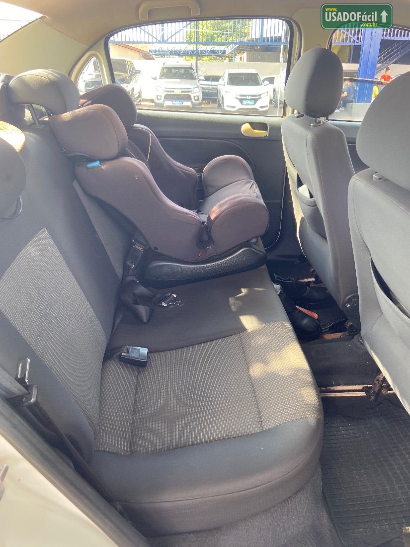 Volkswagen Voyage City 1.6 Mi Total Flex 2013/2014 — foto 13 de 15