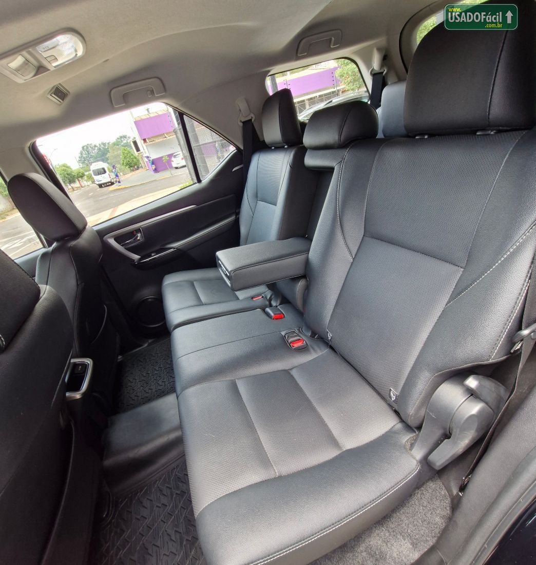 Toyota Hilux SW4 SRX 2.8 4x4 TDI Automático Diesel 2023/2024 — foto 11 de 14