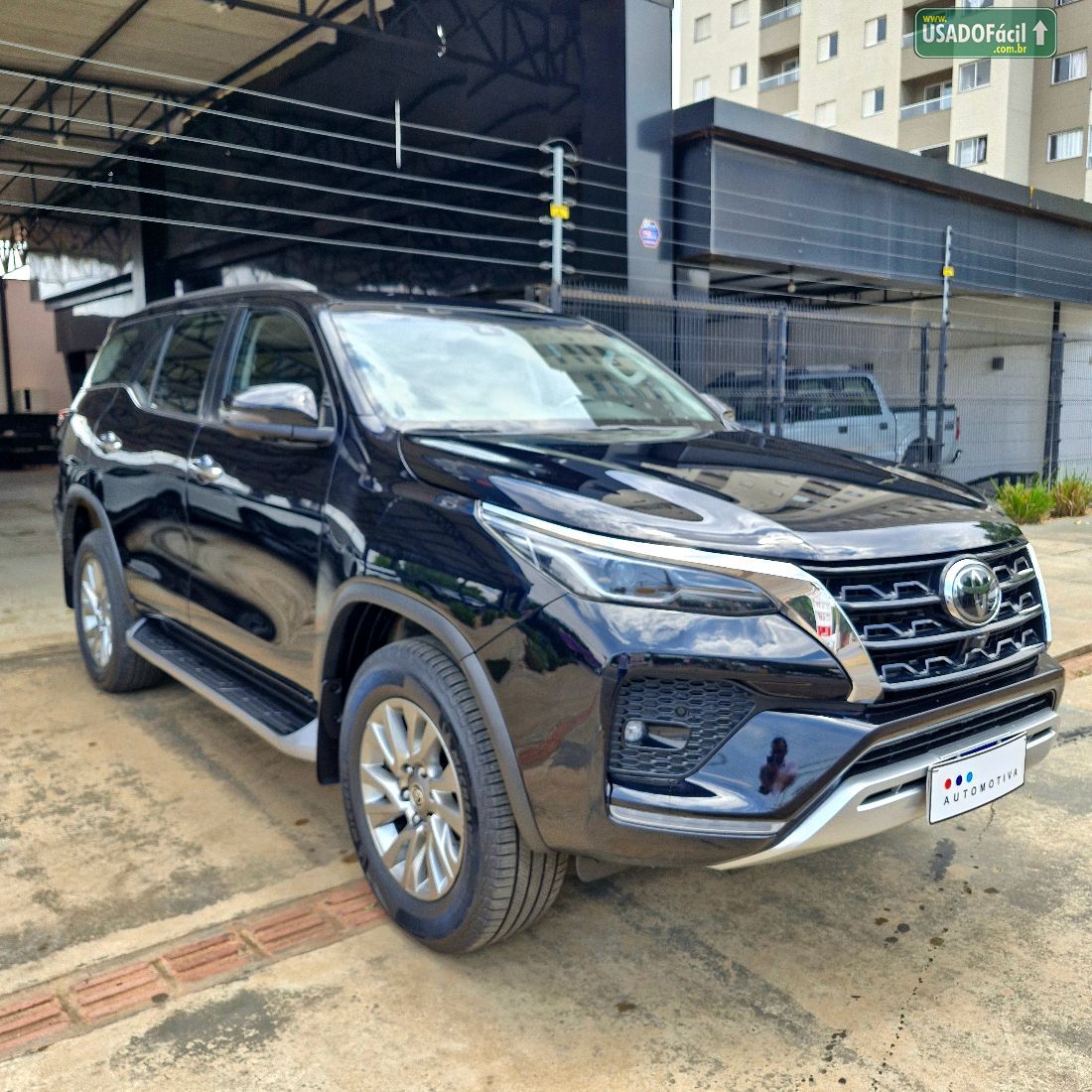 Toyota Hilux SW4 SRX 2.8 4x4 TDI Automático Diesel 2023/2024 — foto 3 de 14