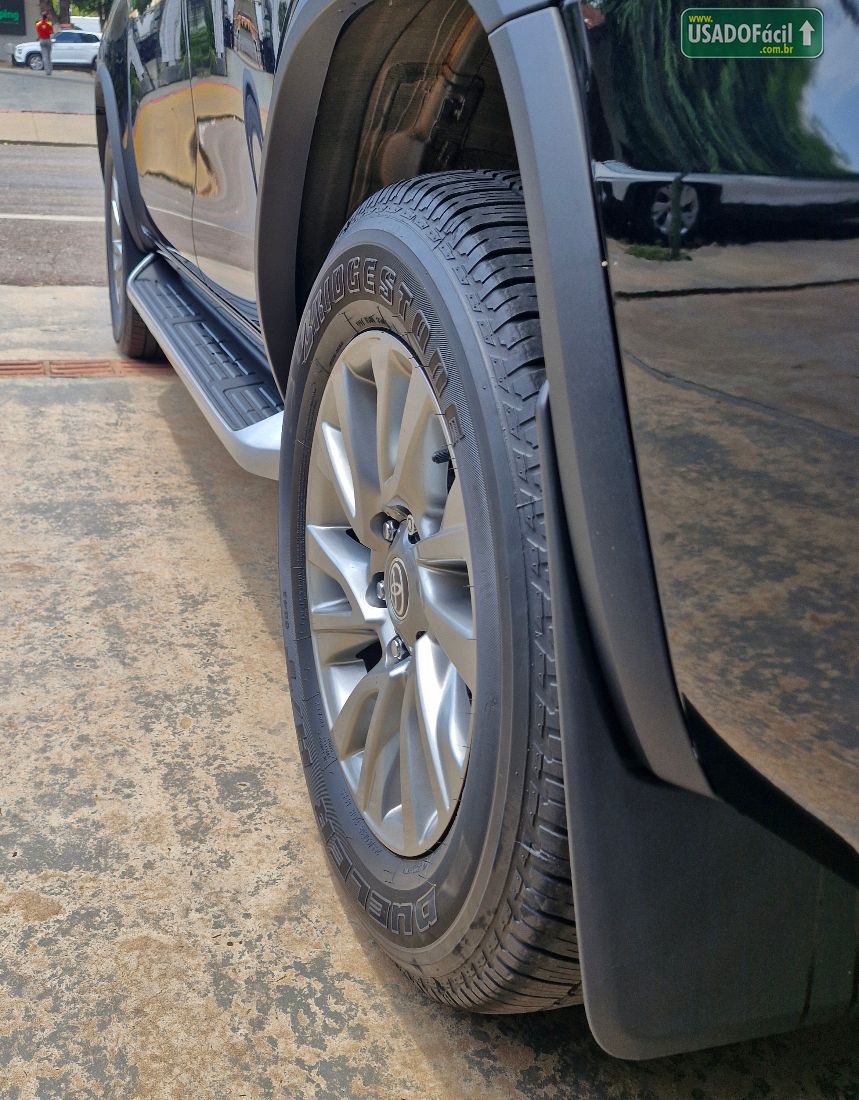 Toyota Hilux SW4 SRX 2.8 4x4 TDI Automático Diesel 2023/2024 — foto 8 de 14