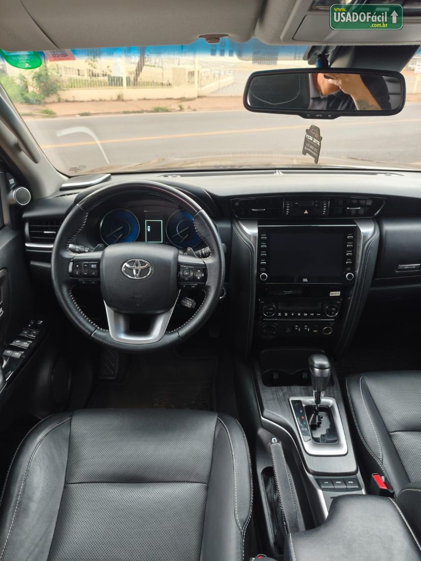 Toyota Hilux SW4 SRX 2.8 4x4 TDI Automático Diesel 2021/2022 — foto 10 de 17