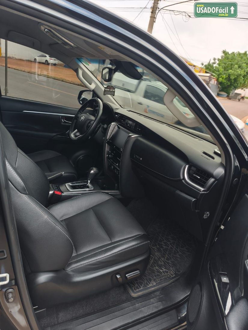 Toyota Hilux SW4 SRX 2.8 4x4 TDI Automático Diesel 2021/2022 — foto 14 de 17