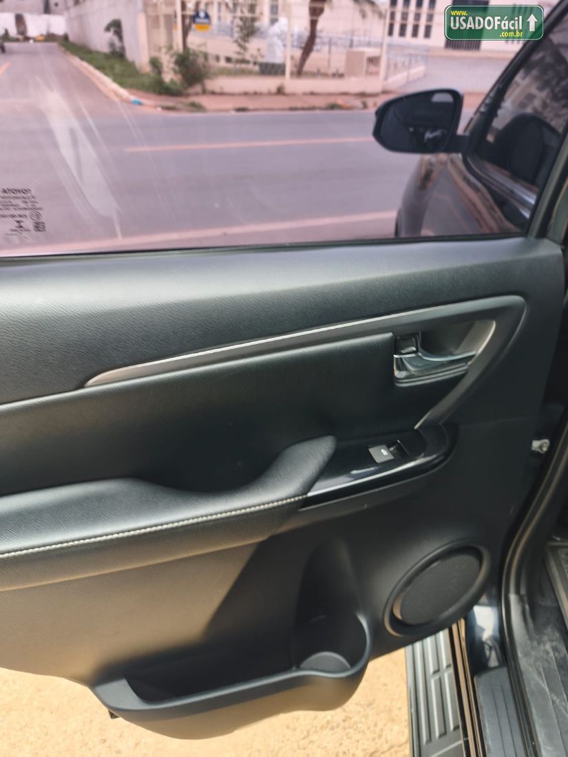 Toyota Hilux SW4 SRX 2.8 4x4 TDI Automático Diesel 2021/2022 — foto 6 de 17