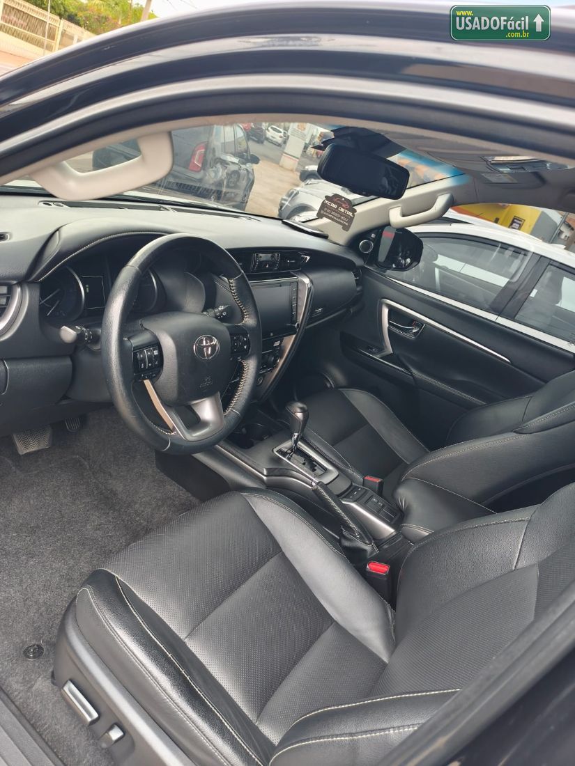 Toyota Hilux SW4 SRX 2.8 4x4 TDI Automático Diesel 2021/2022 — foto 9 de 17
