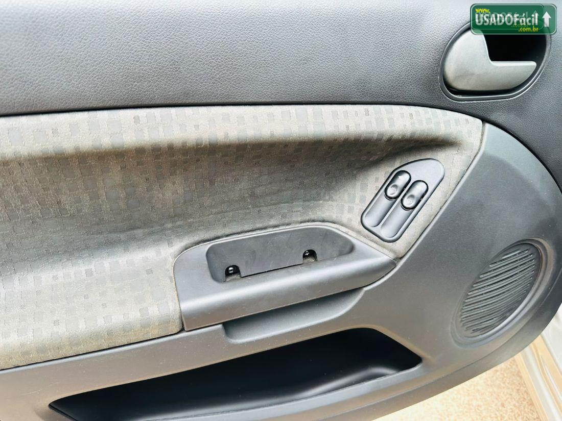 FORD Fiesta Hatch 4P Flex 2012/2013 — foto 4 de 15