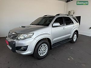 Toyota Hilux SW4 SRV D4-D 3.0 4x4 TDI Automático Diesel