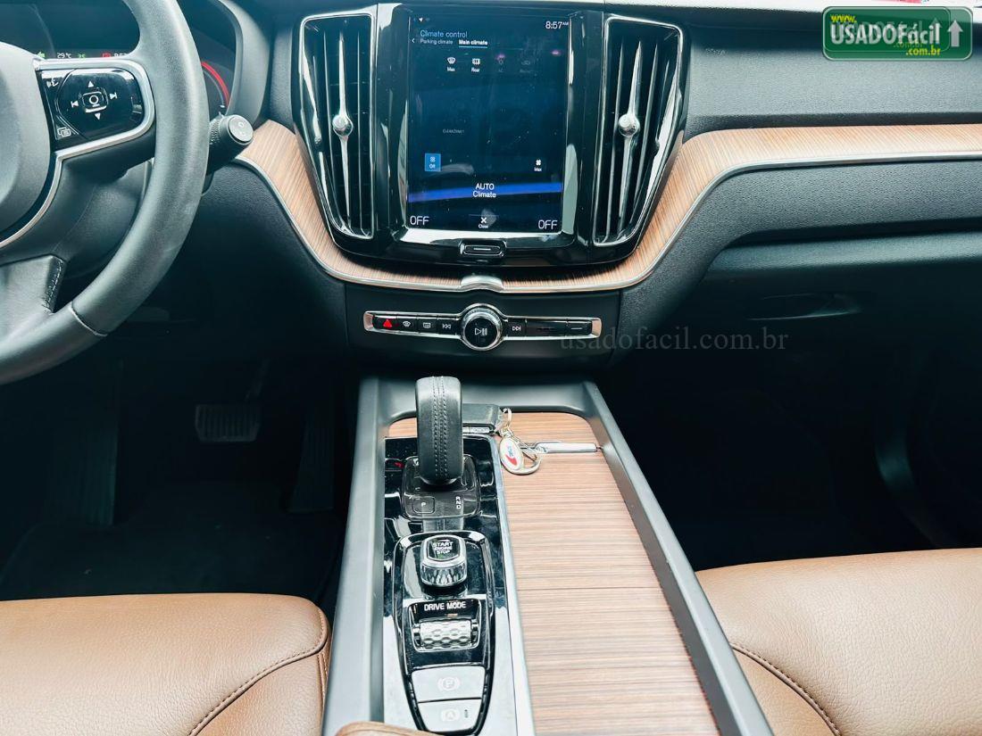 VOLVO Volvo XC 60 T-8 Momentum 2.0 Híbrido 2021/2021 — foto 16 de 24