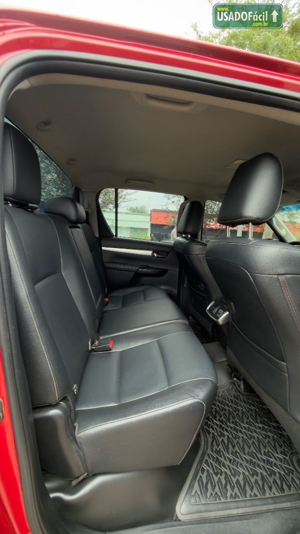 Toyota Hilux SRX CD 2.8 4x4 TDI Automático Diesel 2016/2017 — foto 10 de 14