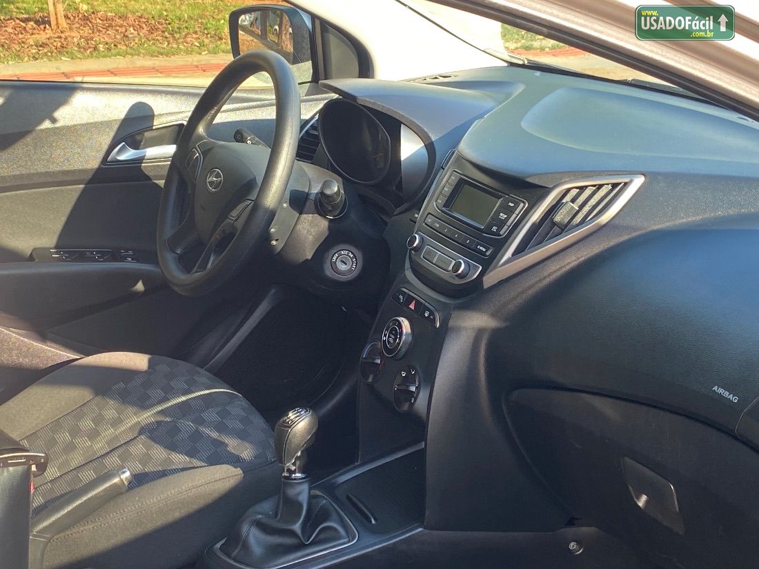 Hyundai HB20 Hatch Comfort Plus 1.6 Mecânico Flex 2016/2016 — foto 9 de 14