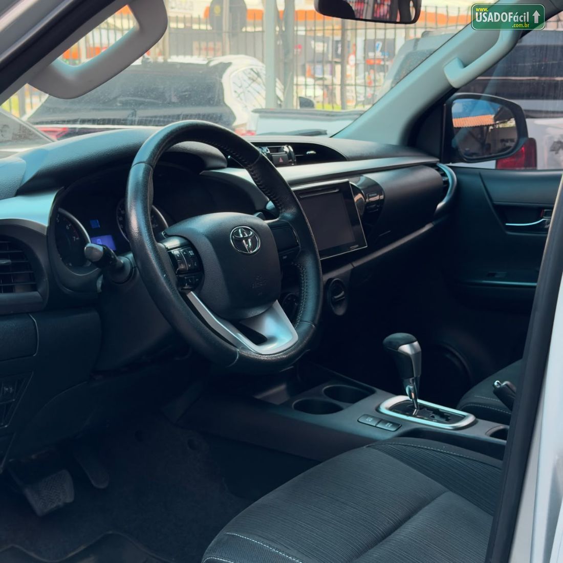 Toyota Hilux SR CD 2.7 4x2 Automático Flex 2017/2018 — foto 11 de 14