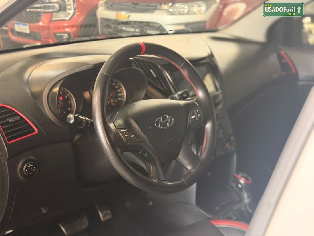 Hyundai HB20 Hatch R Spec 1.6 Automático Flex 2016/2017 — foto 4 de 11