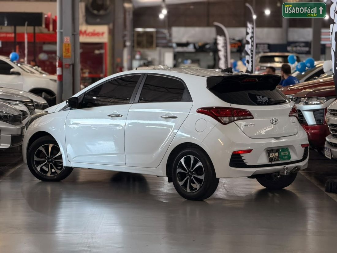 Hyundai HB20 Hatch R Spec 1.6 Automático Flex 2016/2017 — foto 9 de 11