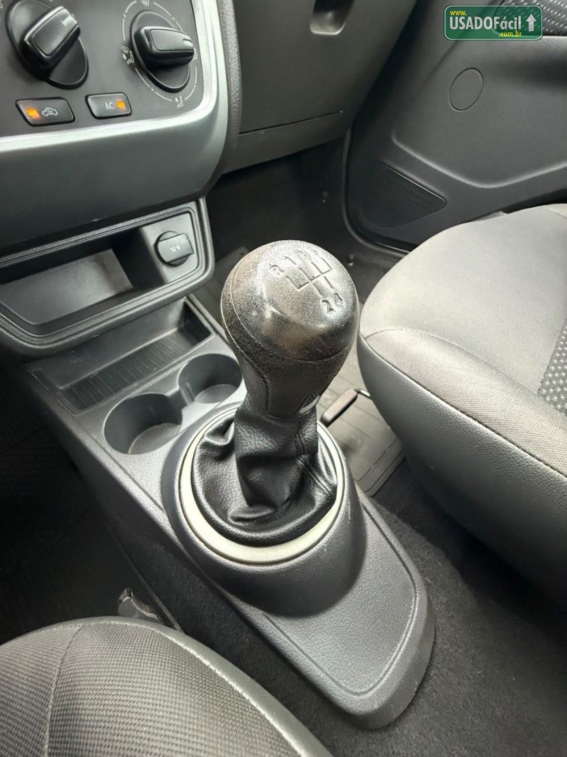 Volkswagen Voyage Trendline 1.0 8V Total Flex 2015/2016 — foto 16 de 26
