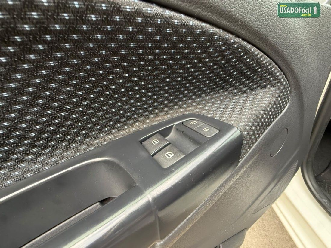 Volkswagen Voyage Trendline 1.0 8V Total Flex 2015/2016 — foto 9 de 26