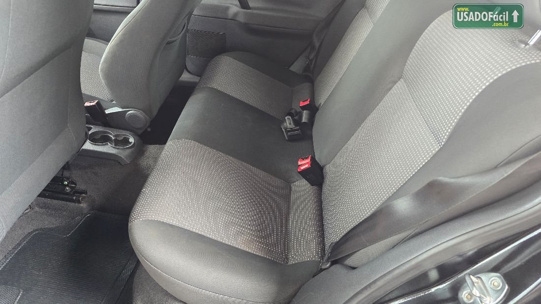 Volkswagen Polo Sedan Comfortline 1.6 Mi Total Flex 2011/2012 — foto 5 de 9