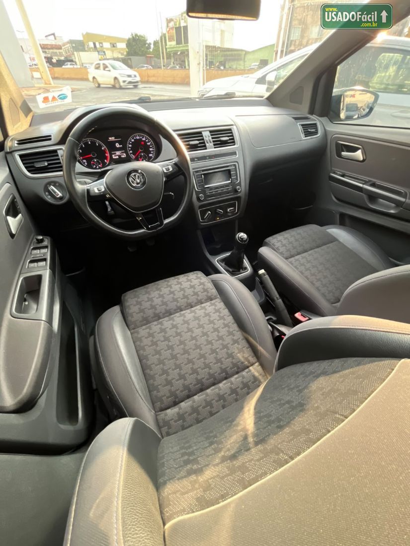 Volkswagen Fox Track 1.0 4P Total Flex 2017/2017 — foto 7 de 9
