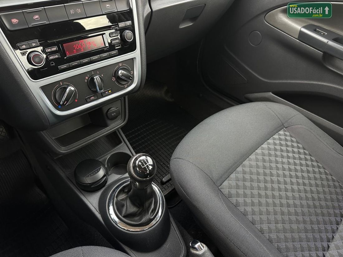 Volkswagen Voyage Comfortline 1.6 Total Flex 2015/2016 — foto 12 de 14