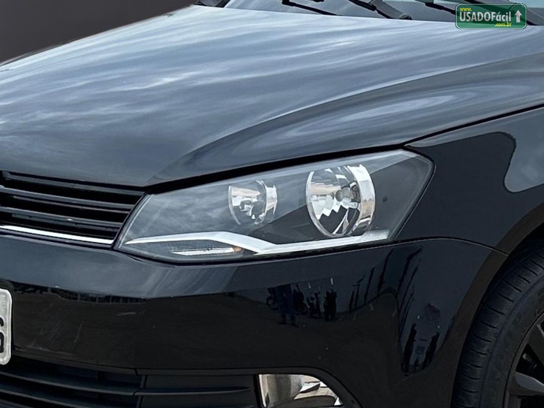 Volkswagen Voyage Comfortline 1.6 Total Flex 2015/2016 — foto 5 de 14