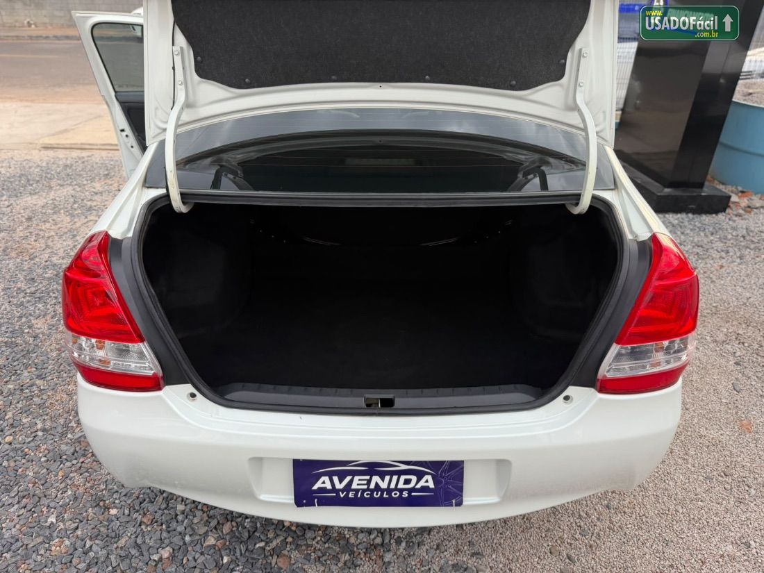 Toyota Etios Sedan XLS 1.5 Mecânico Flex 2014/2015 — foto 6 de 22