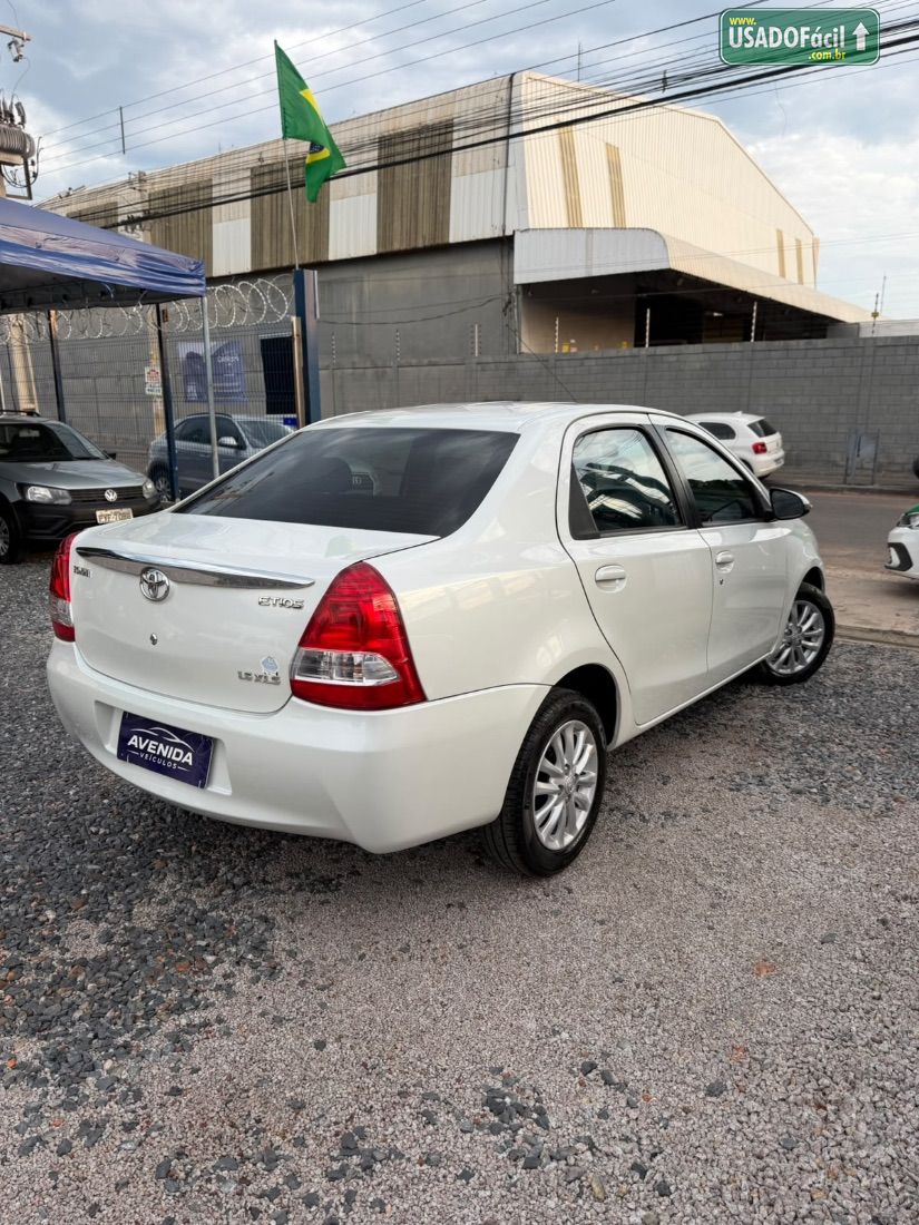 Toyota Etios Sedan XLS 1.5 Mecânico Flex 2014/2015 — foto 7 de 22