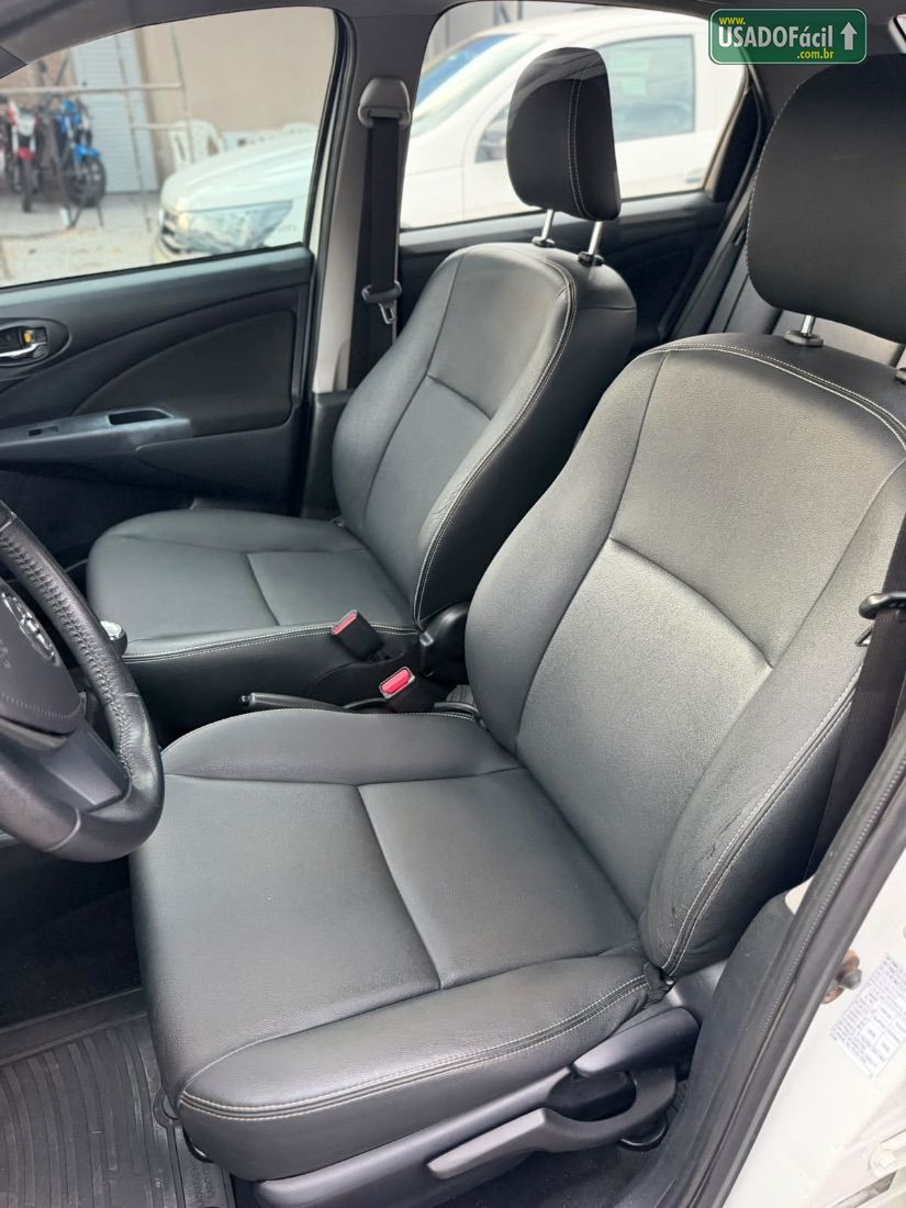 Toyota Etios Sedan XLS 1.5 Mecânico Flex 2014/2015 — foto 8 de 22