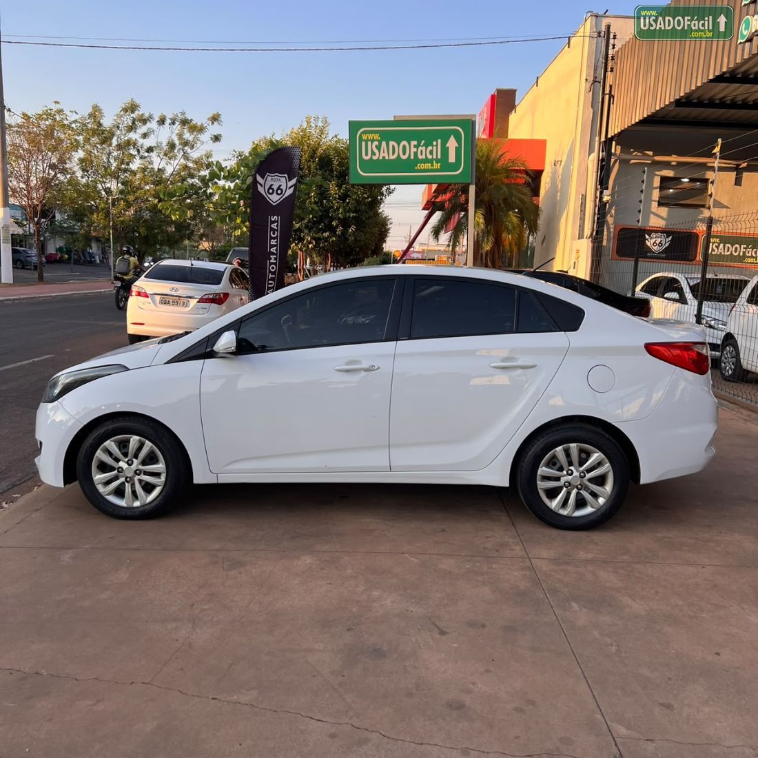 Hyundai HB20S Sedan 5 Anos 1.6 Automático Flex 2018/2018 — foto 2 de 17