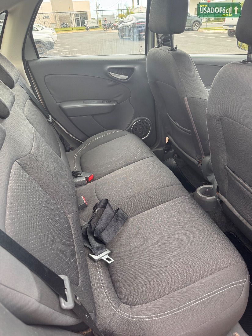 Fiat Grand Siena Attractive 1.4 Evo Fire Flex 2013/2013 — foto 10 de 20