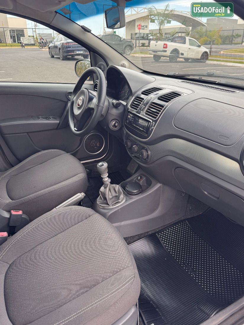 Fiat Grand Siena Attractive 1.4 Evo Fire Flex 2013/2013 — foto 12 de 20