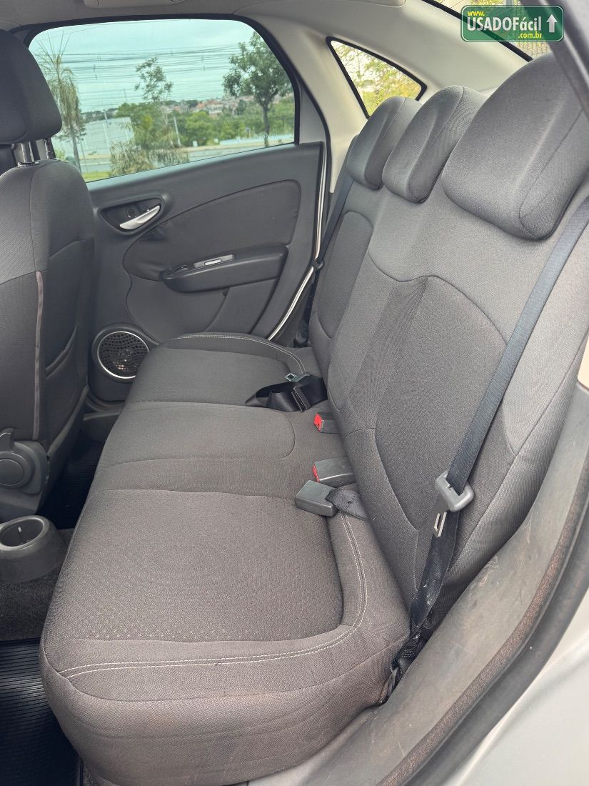 Fiat Grand Siena Attractive 1.4 Evo Fire Flex 2013/2013 — foto 13 de 20