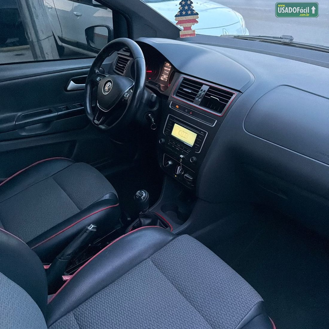 Volkswagen Fox Rock in Rio 1.6 Mi 4P Total Flex 2015/2016 — foto 7 de 9