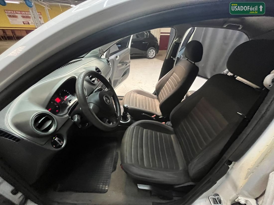 Volkswagen Voyage Comfortline 1.6 Total Flex 2012/2013 — foto 14 de 14