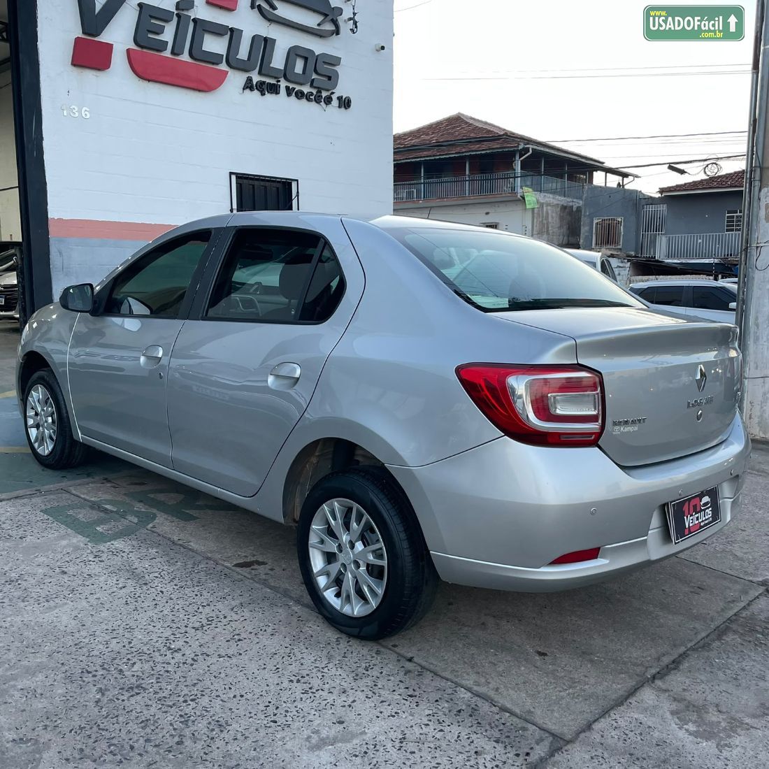 Renault Logan Expression 1.6 Hi-Flex 2014/2015 — foto 4 de 10