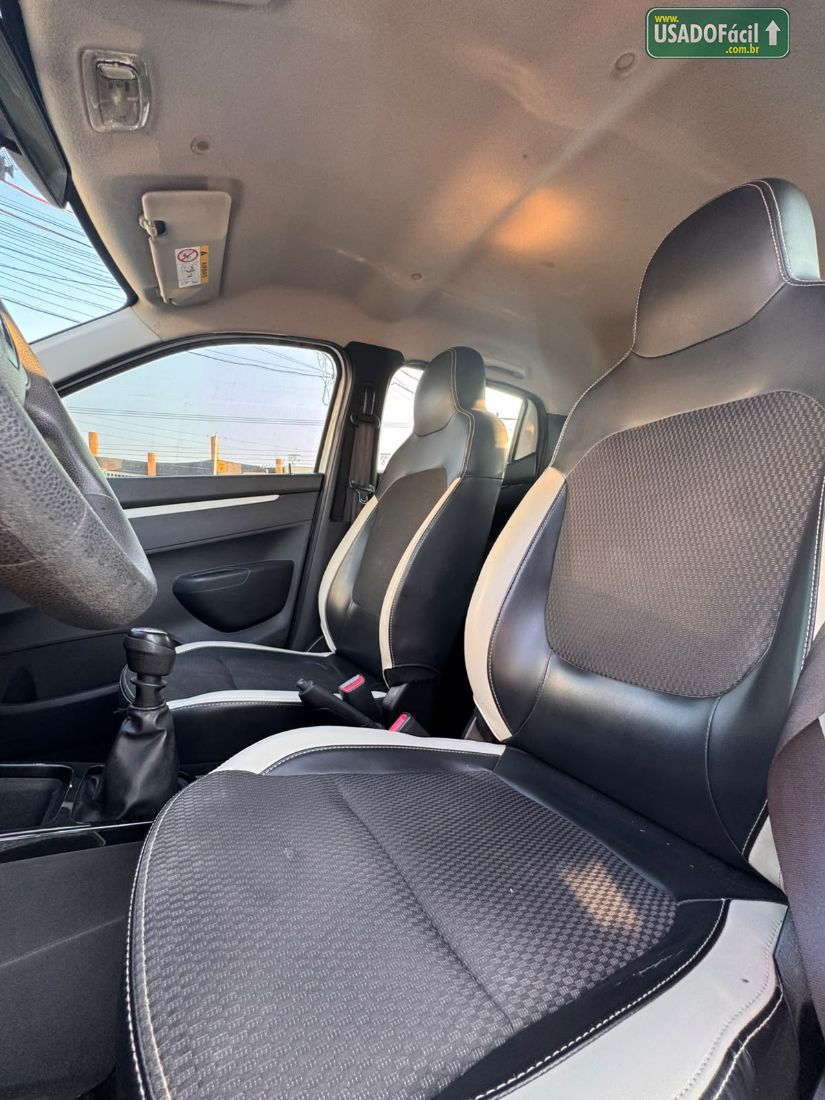 Renault Kwid Intense 1.0 Mecânico Flex 2017/2018 — foto 10 de 10