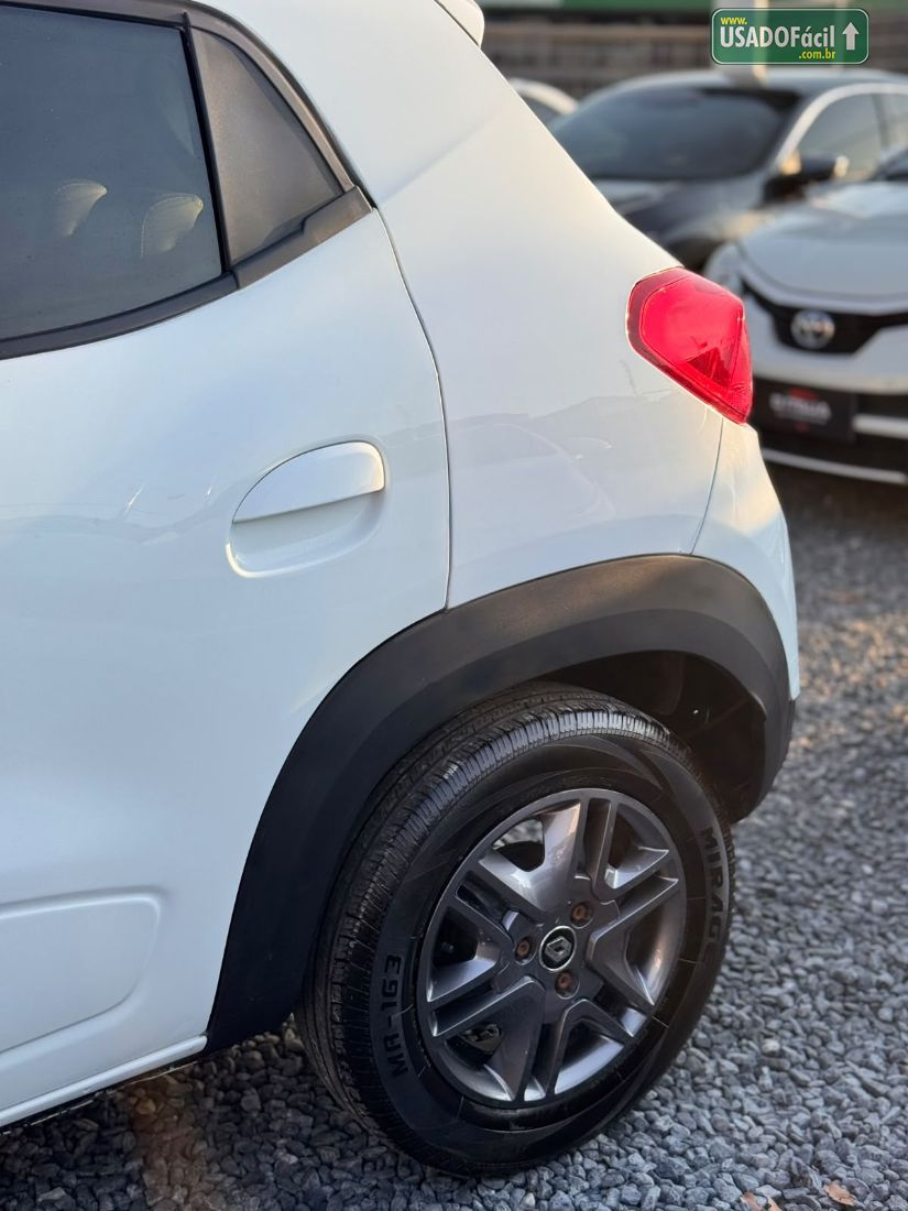 Renault Kwid Intense 1.0 Mecânico Flex 2017/2018 — foto 6 de 10