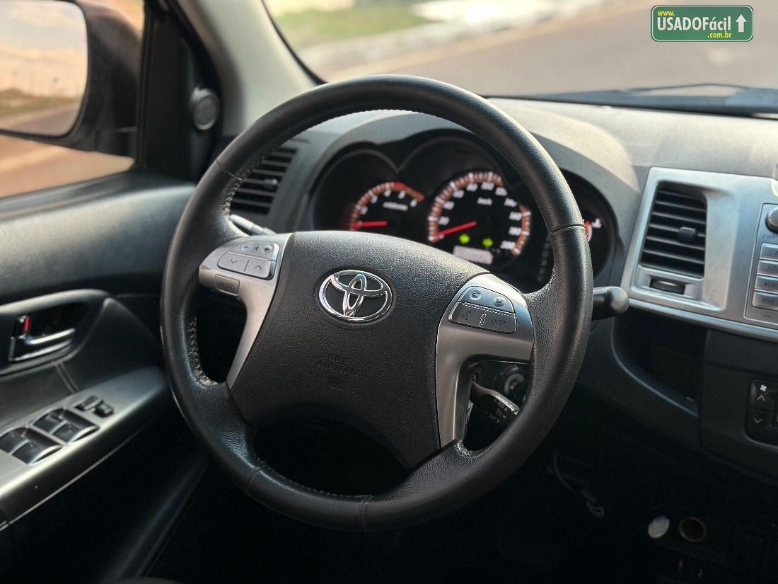 Toyota Hilux SRV CD D4-D 3.0 4x4 TDI Automático Diesel 2013/2014 — foto 10 de 17