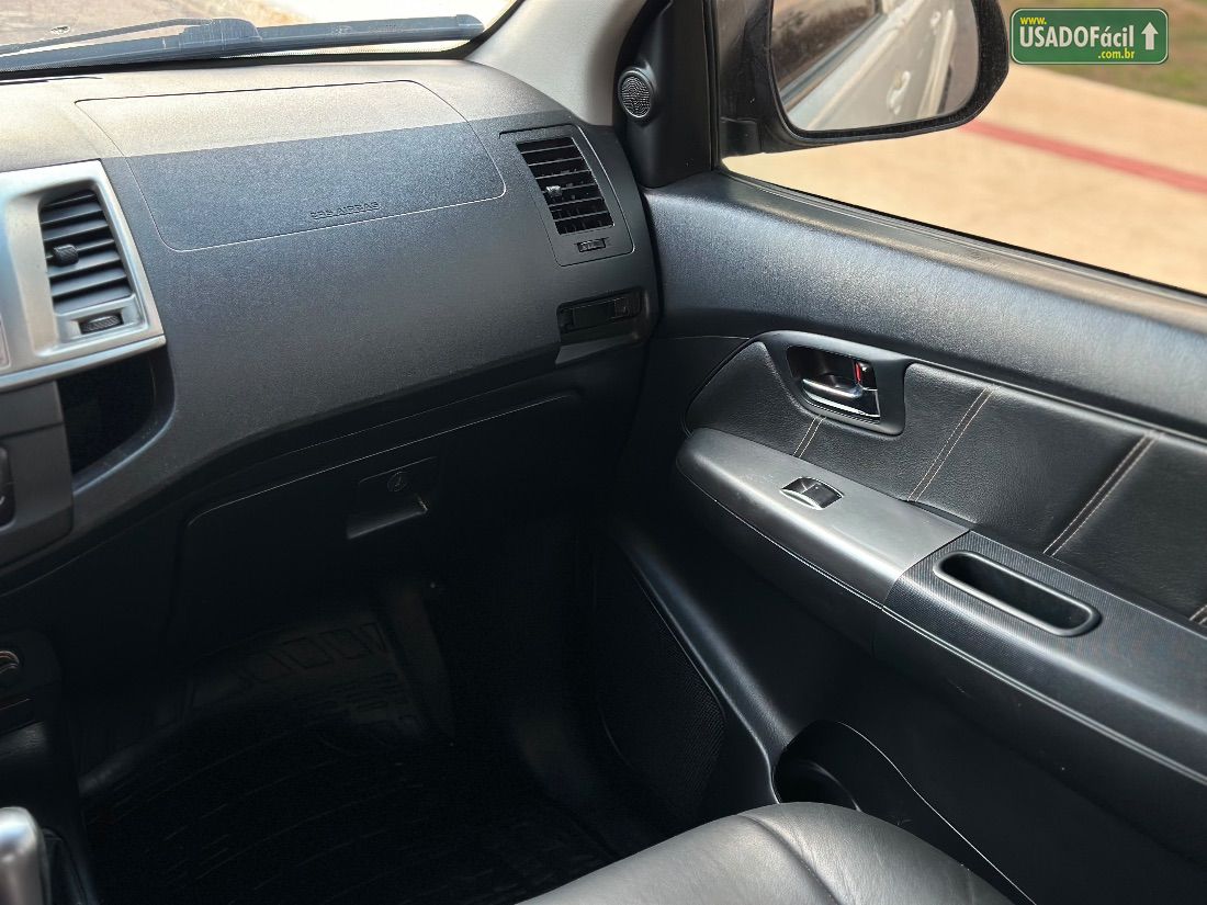 Toyota Hilux SRV CD D4-D 3.0 4x4 TDI Automático Diesel 2013/2014 — foto 12 de 17