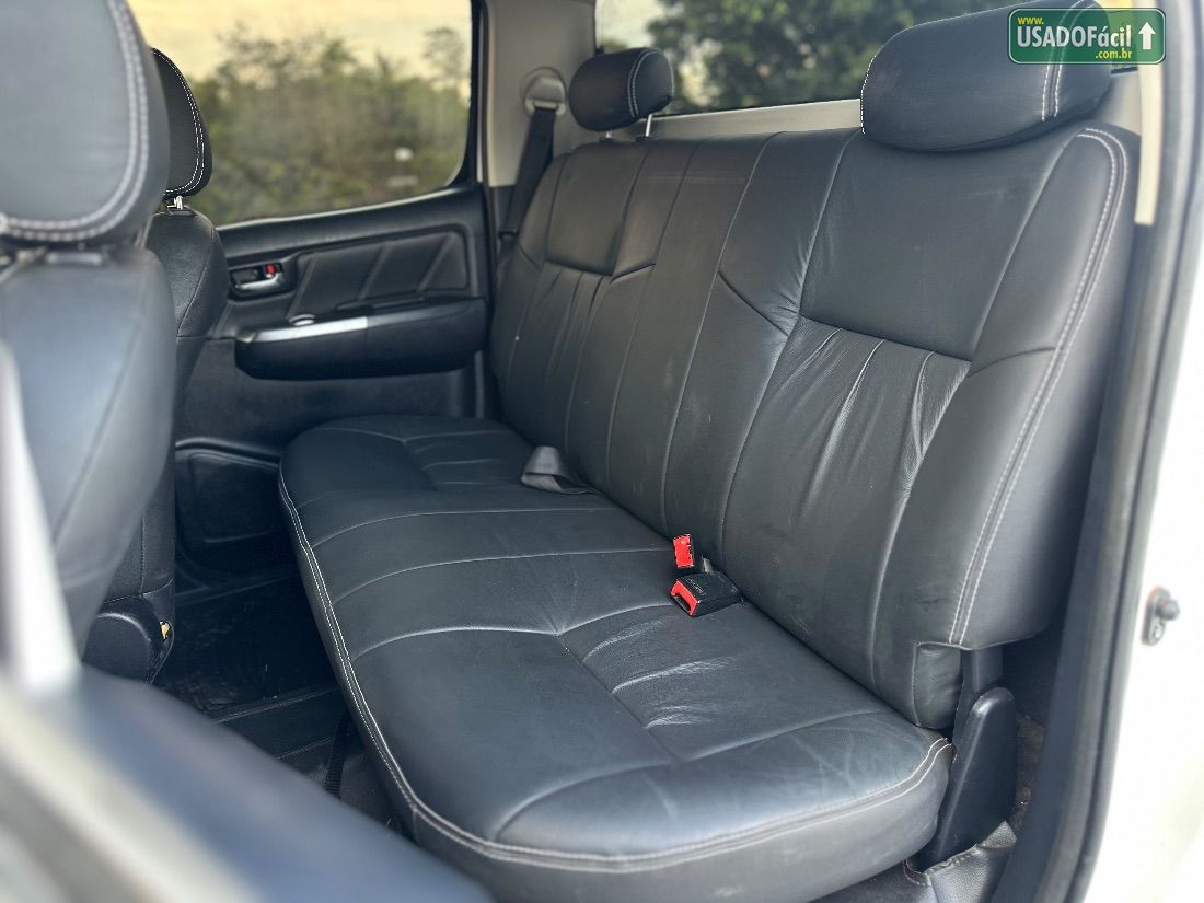 Toyota Hilux SRV CD D4-D 3.0 4x4 TDI Automático Diesel 2013/2014 — foto 15 de 17