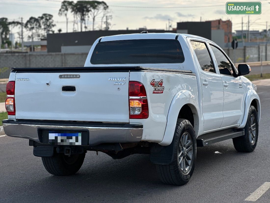Toyota Hilux SRV CD D4-D 3.0 4x4 TDI Automático Diesel 2013/2014 — foto 5 de 17